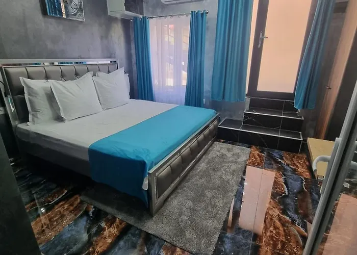 Poet Palace Готель 4*