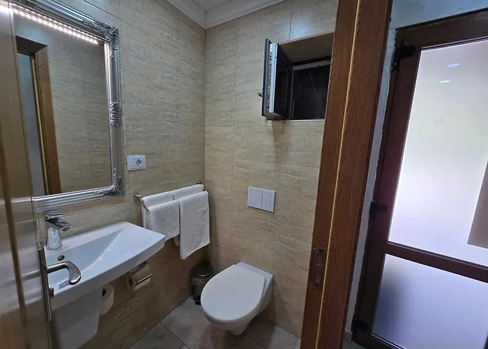 Poet Palace Бухарест