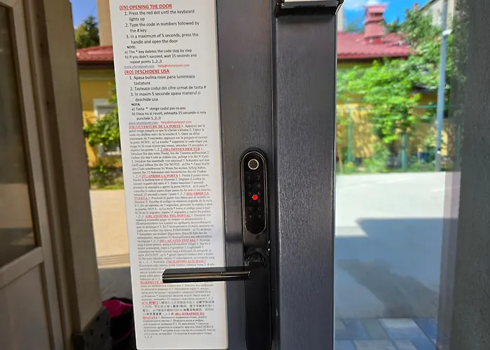 Готель Poet Palace Бухарест