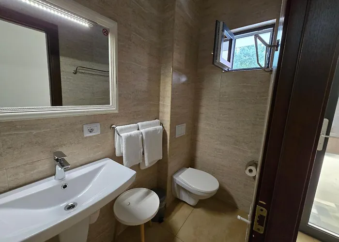 Poet Palace Бухарест