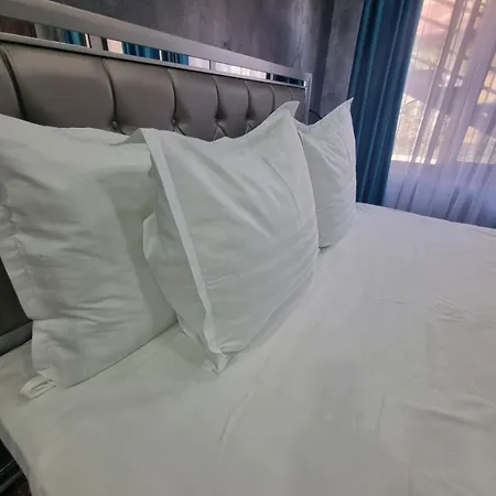 Готель Poet Palace 4*