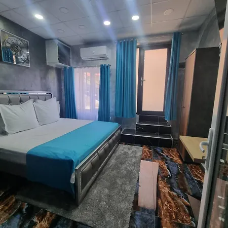 Готель Poet Palace