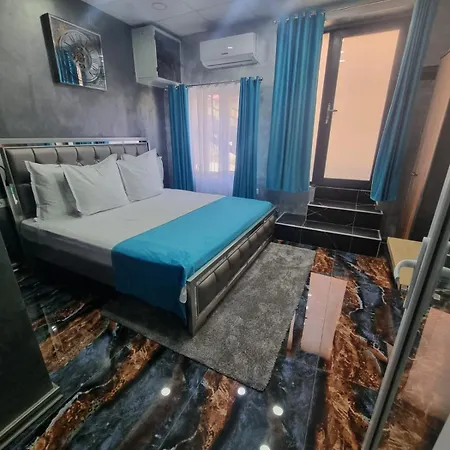 Poet Palace Hotel 4*