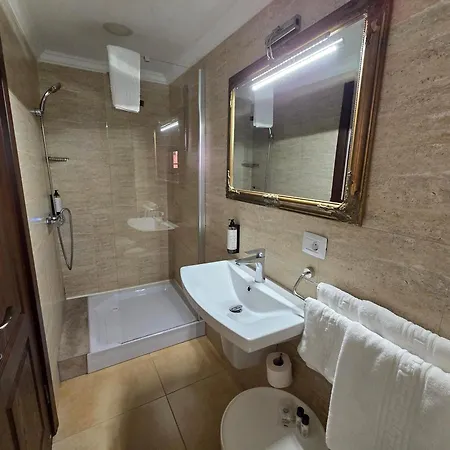 Poet Palace Hotel