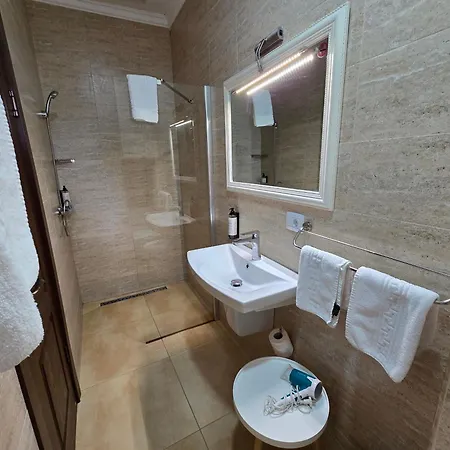 Poet Palace Готель