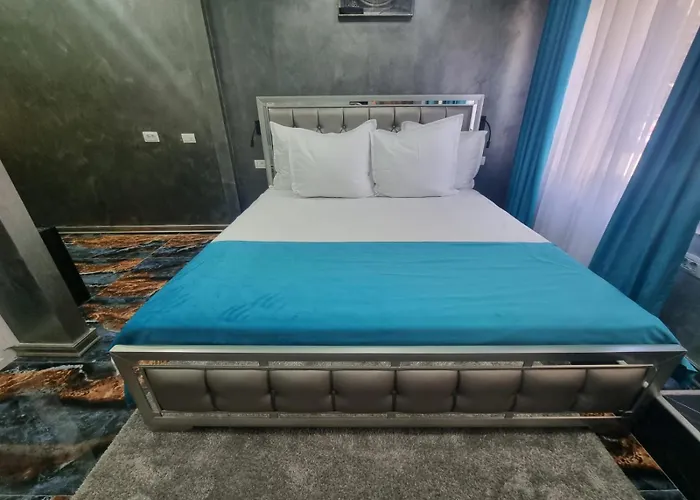 Poet Palace 4*